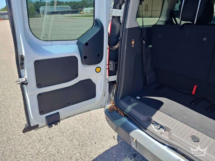 2019-ford-transit-connect-image-38