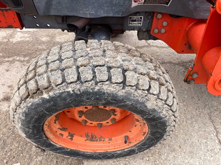 #4054-•-kubota-tractor-image-12