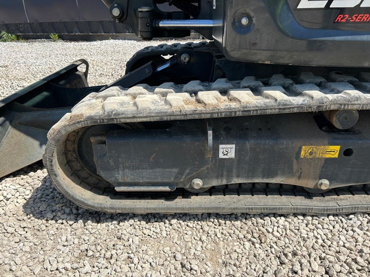 2023-bobcat-e32-image-17