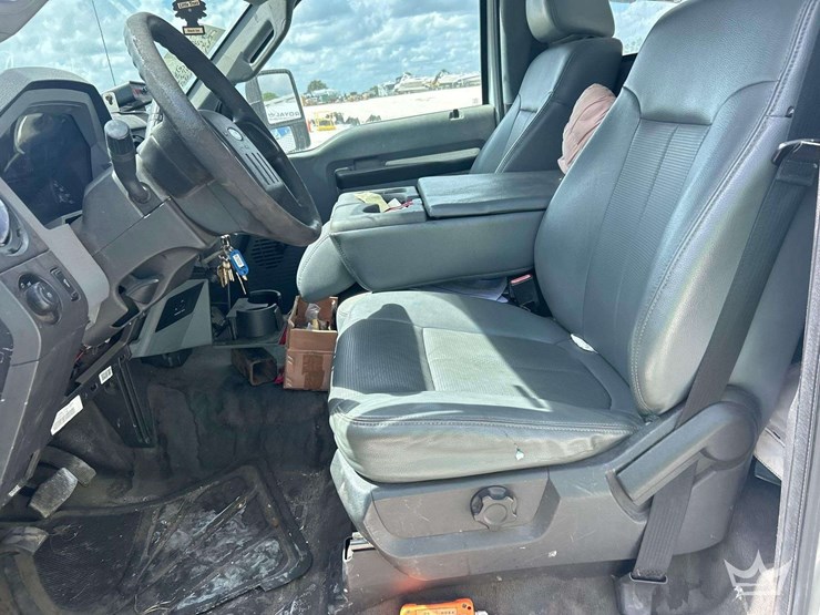 2016-ford-f550-image-12
