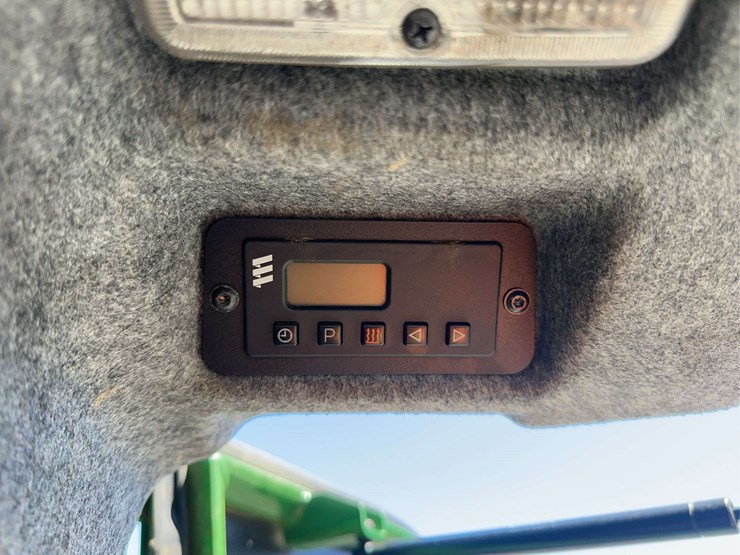 2017-john-deere-1910-image-29