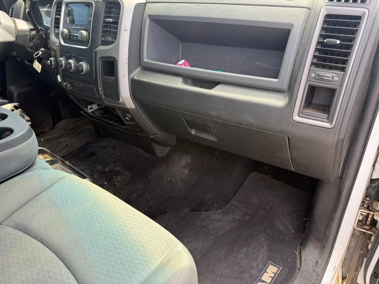 2014-dodge-1500-image-35