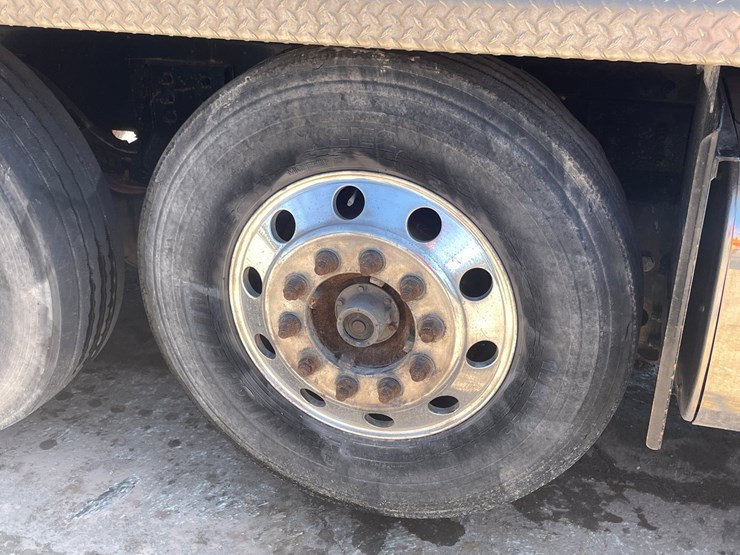 #4014-•-2013-quad-axle-mack-dump-truck-(has-wi-title)-image-21