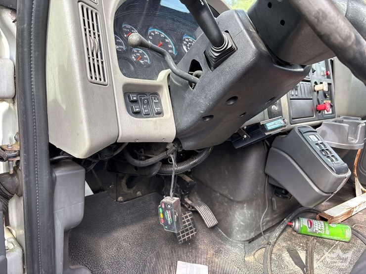 2010-international-durastar-4300-image-42