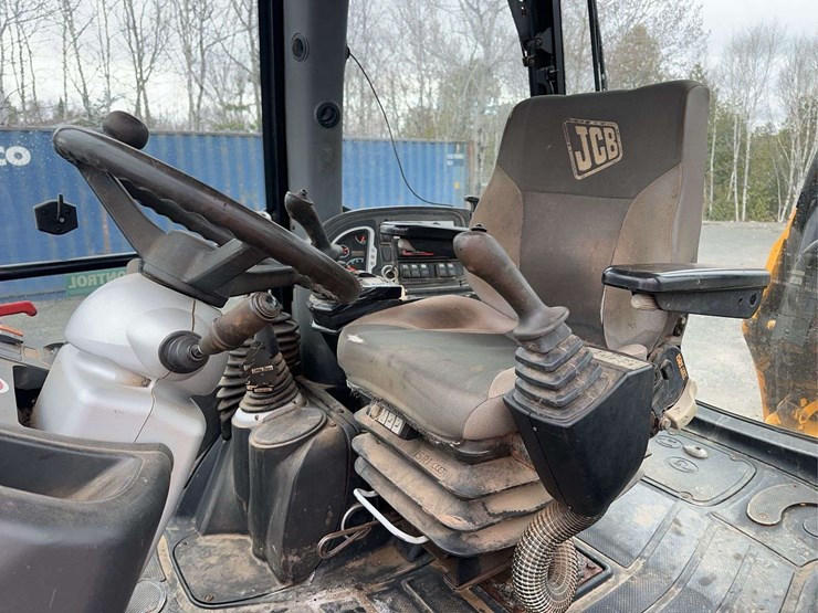 2010-jcb-3cx-image-21