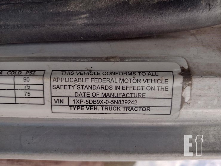2005-peterbilt-379-image-5