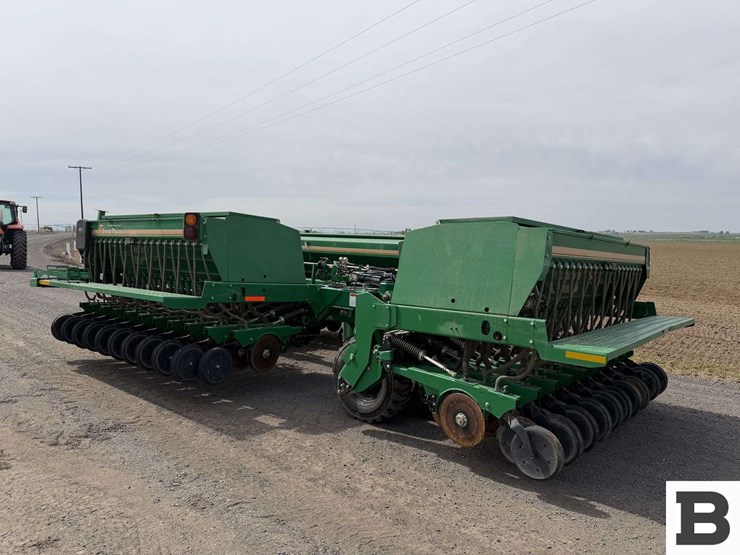 2012-great-plains-3s-3000hd-image-4