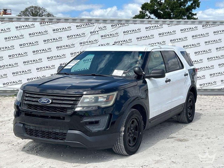 2016-ford-explorer-image-1