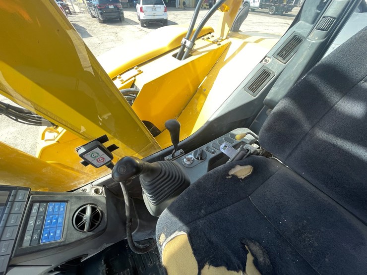 2014-komatsu-pc78-image-48