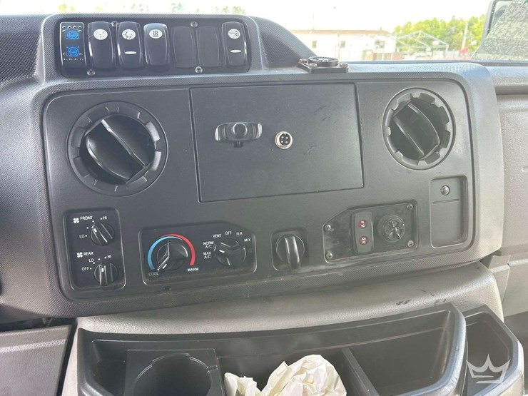 2017-ford-e450-image-17