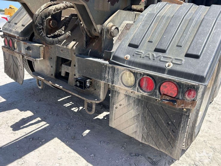 2017-kenworth-t880-image-17