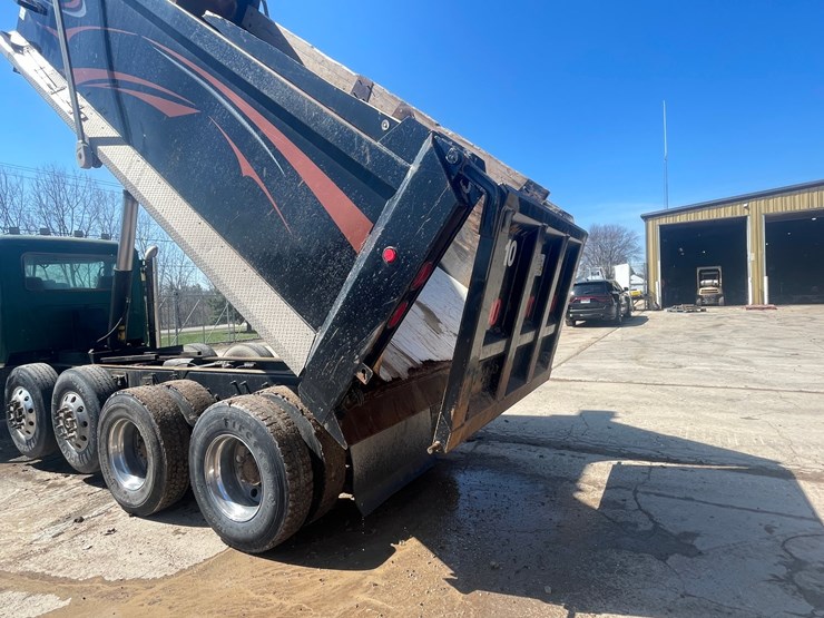 2013-mack-granite-104fr-image-150