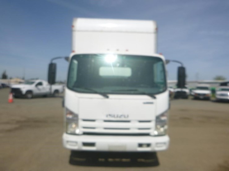 2013-isuzu-npr-image-8