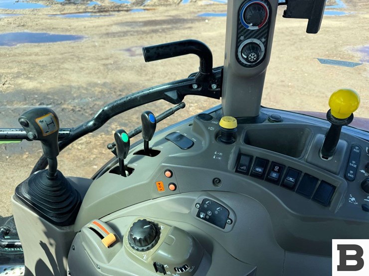 case-ih-farmall-105u-image-66