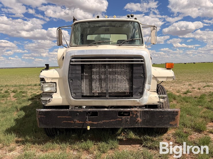 1995-ford-ln8000-image-2