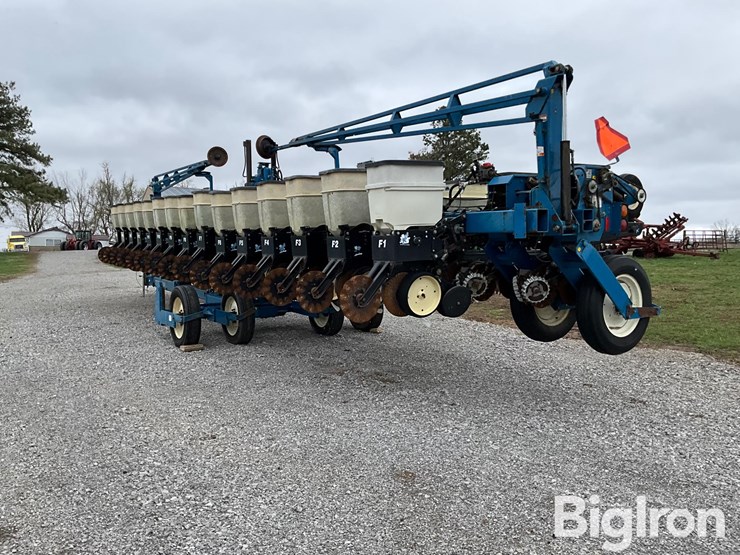 kinze-2600-image-7