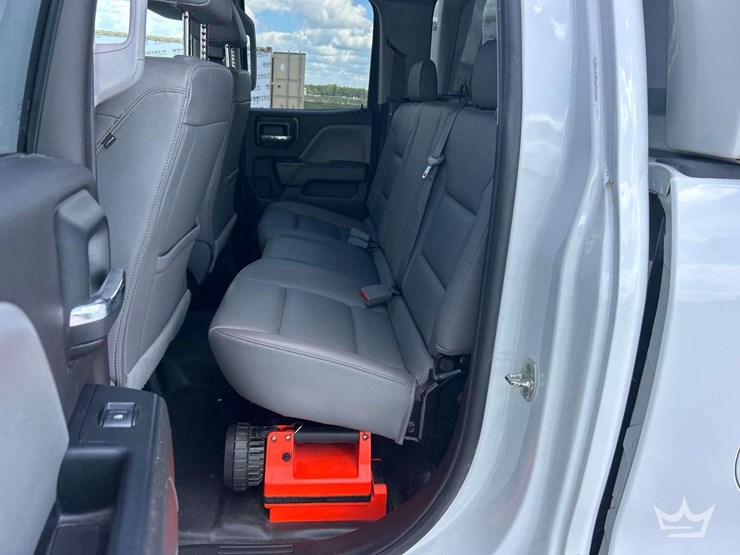 2017-gmc-sierra-2500-image-17