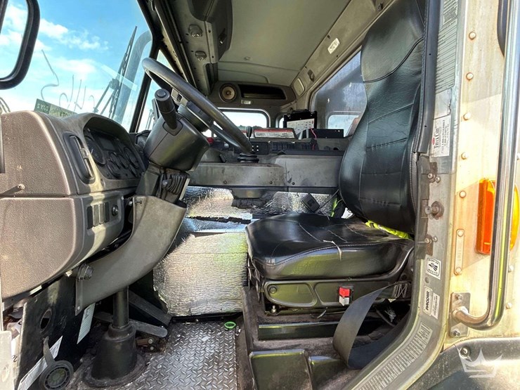 2019-peterbilt-520-image-20