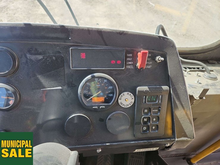 2006-new-flyer-d40lf-image-9