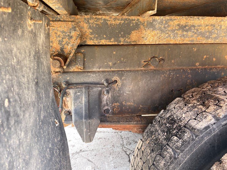 #4015-•-2004-freightliner-dump-truck-(has-wi-title)-image-24