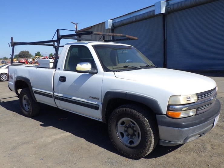 2000-chevrolet-2500-image-2