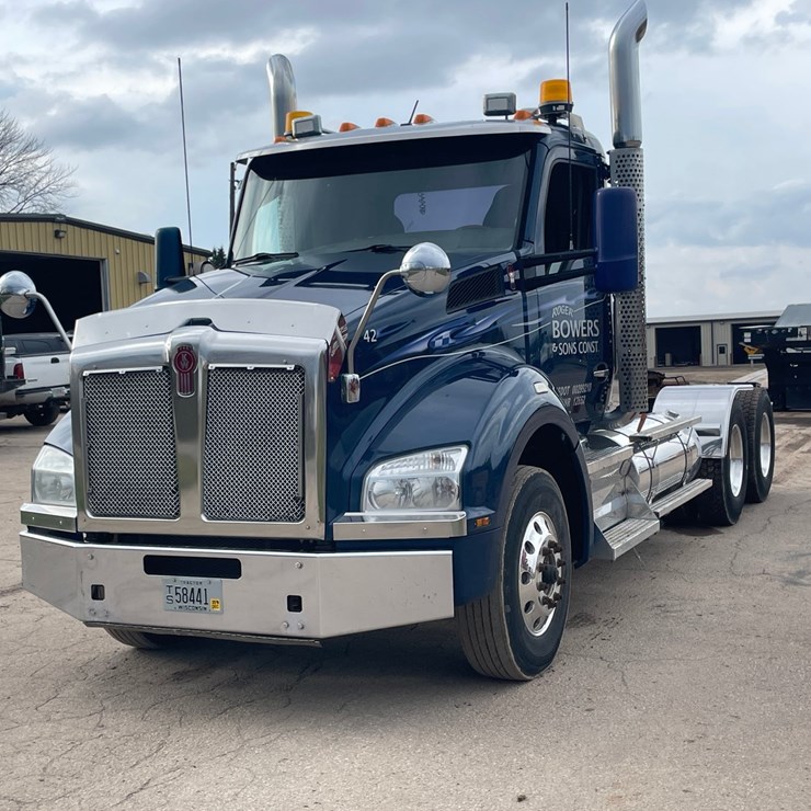 2015 KENWORTH T880