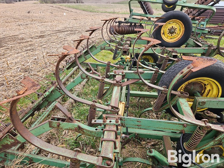 john-deere-1010-image-17