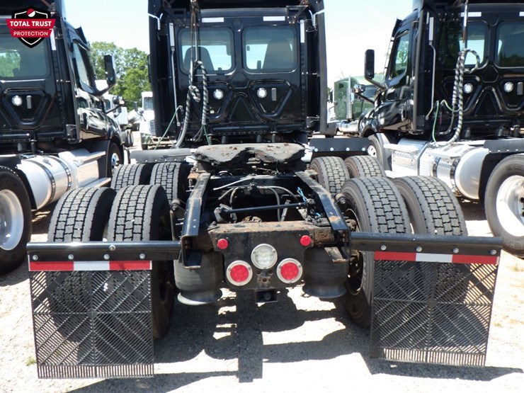 2022-freightliner-cascadia-116-image-7
