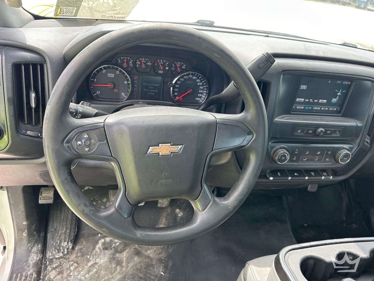 2019-chevrolet-silverado-5500hd-image-11