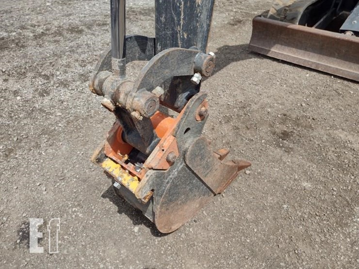 2021-deere-26g-image-15
