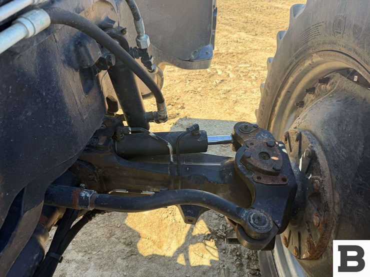 2015-case-ih-magnum-310-image-31