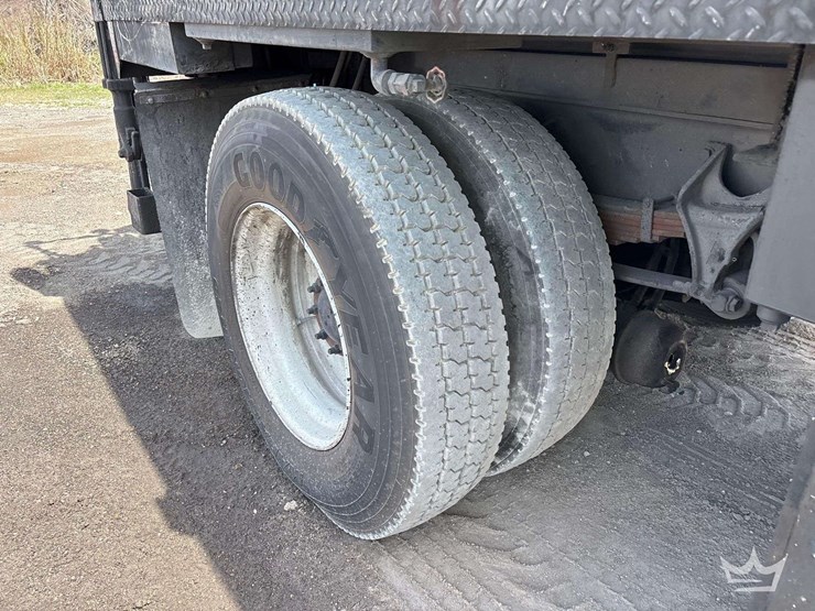 2018-international-durastar-4300-image-32