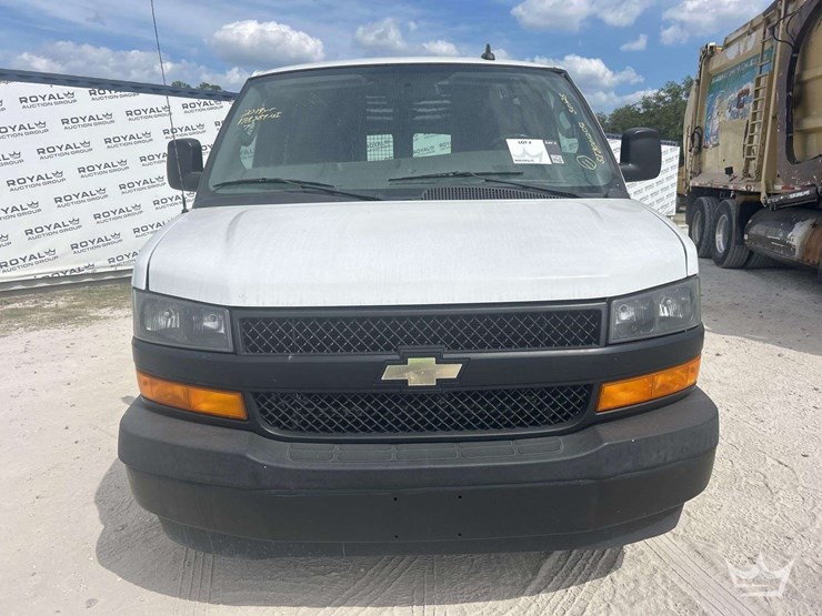 2019-chevrolet-express-2500-image-27
