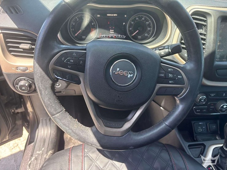 2014-jeep-cherokee-limited-image-8
