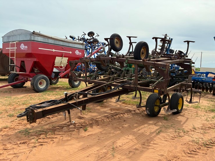 john-deere-610-image-1