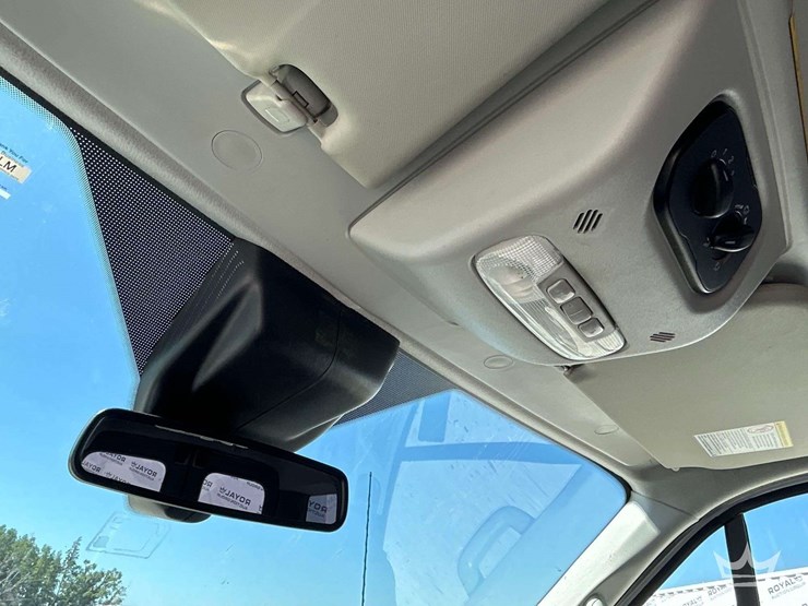 2018-ford-transit-image-18