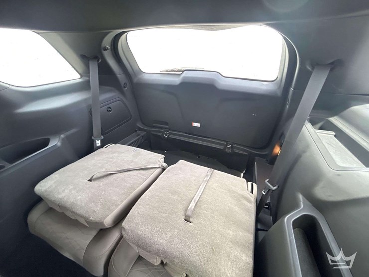 2015-ford-explorer-image-23