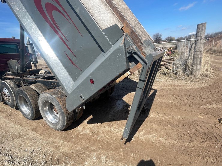 #4013-•-2000-quad-axle-mack-dump-truck-(has-wi-title)-image-147