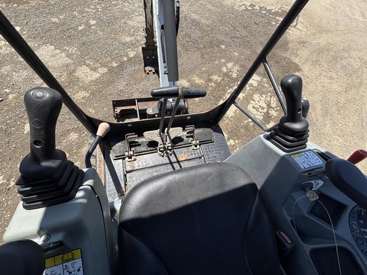 2020-bobcat-e20-image-25