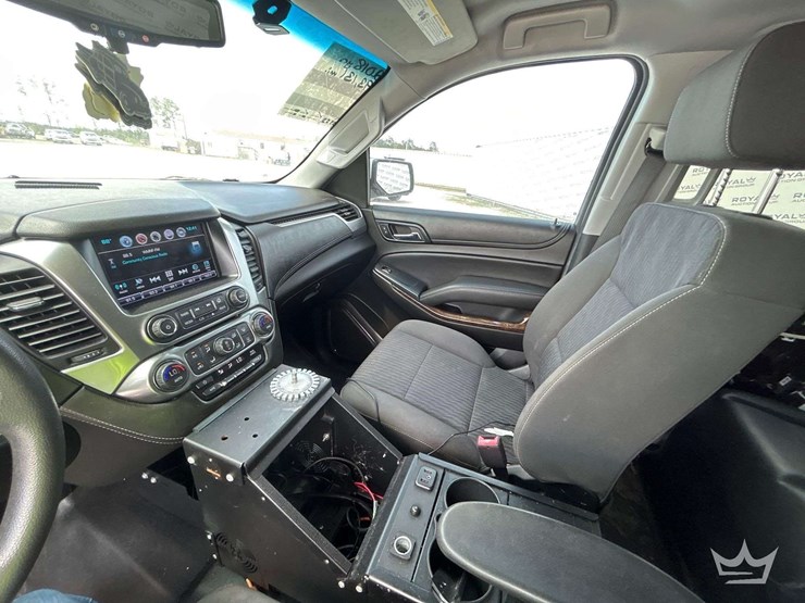 2018-chevrolet-tahoe-image-18