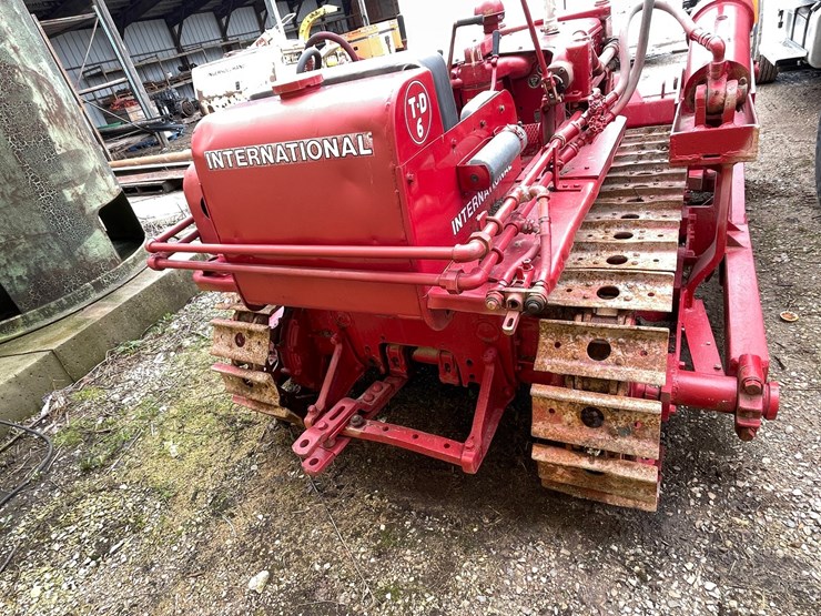 #4087-•-international-antique-dozer-image-6