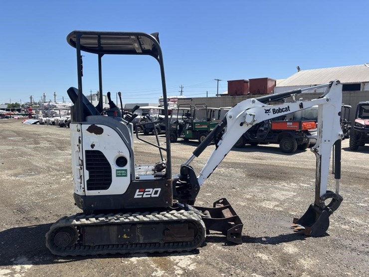 2020-bobcat-e20-image-7