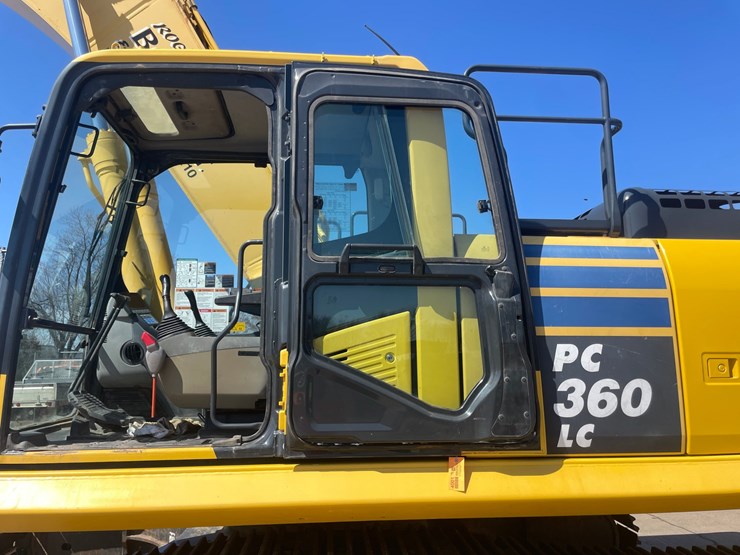 2015-komatsu-pc360-lc-10-image-32
