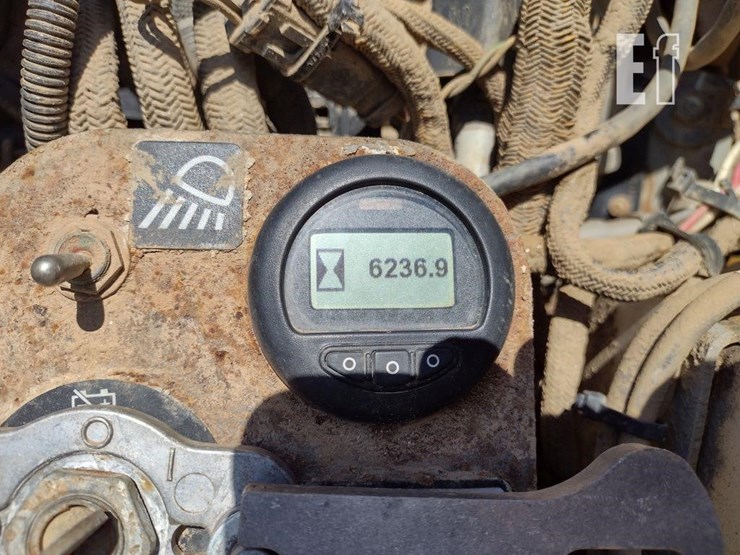 2017-caterpillar-d6n-xl-image-45