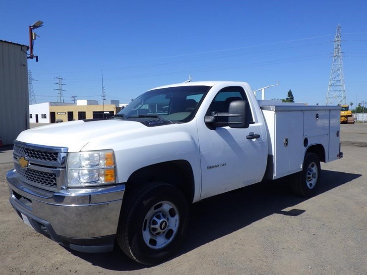 2012-chevrolet-2500hd-image-1