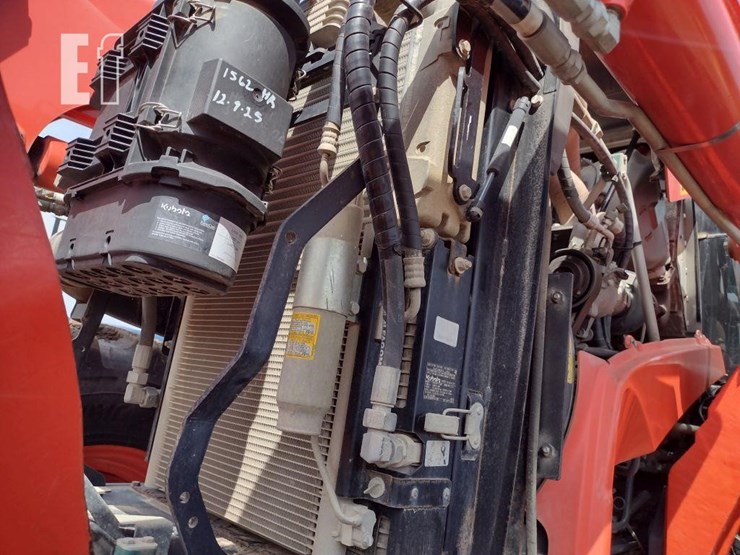 2021-kubota-m7-132-image-38