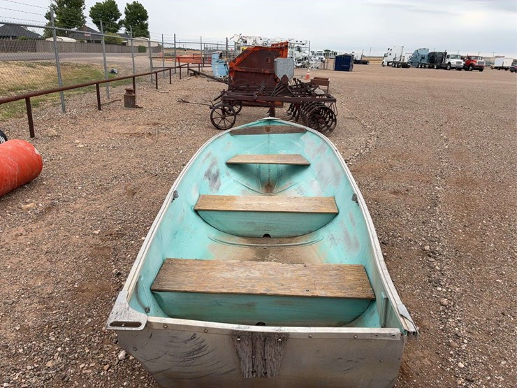 12ft-aluminum-bottom-boat-image-6