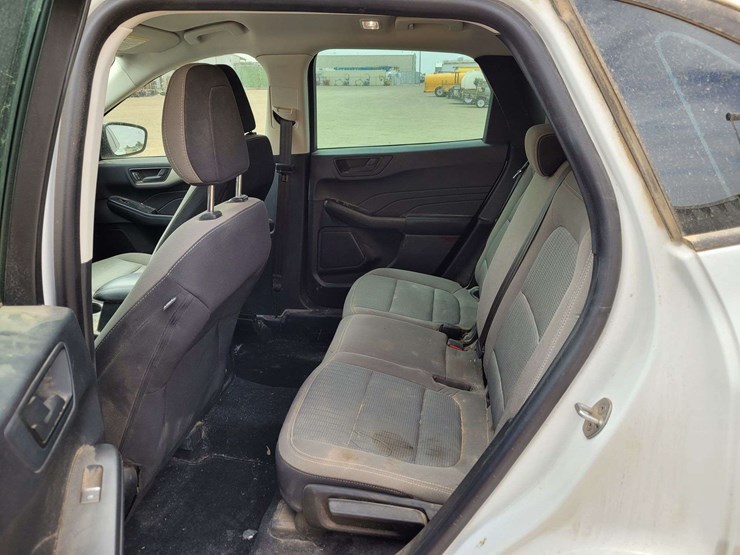 2021-ford-escape-image-10