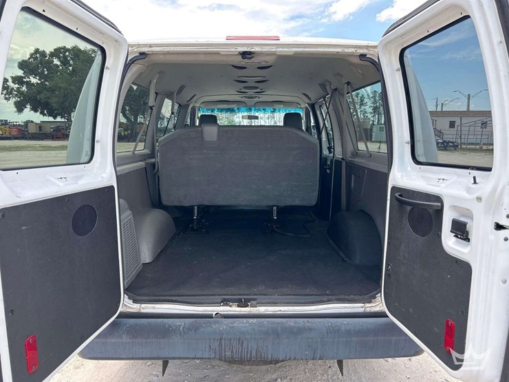 2011-ford-e250-image-21