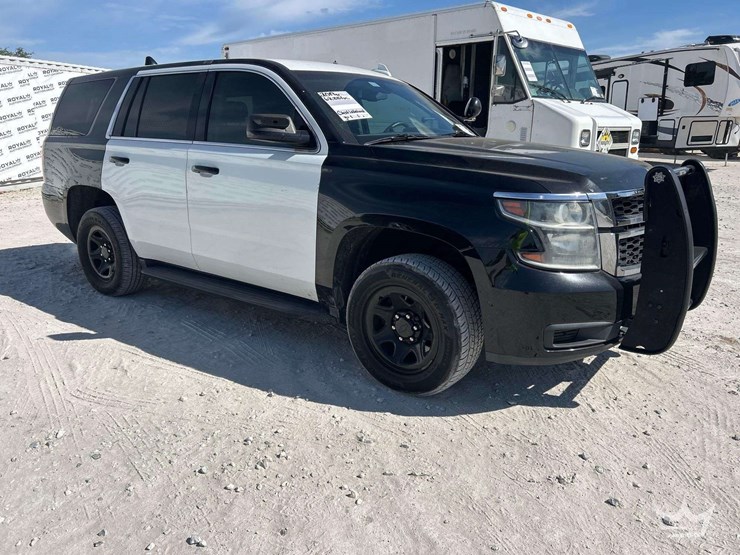2019-chevrolet-tahoe-image-2
